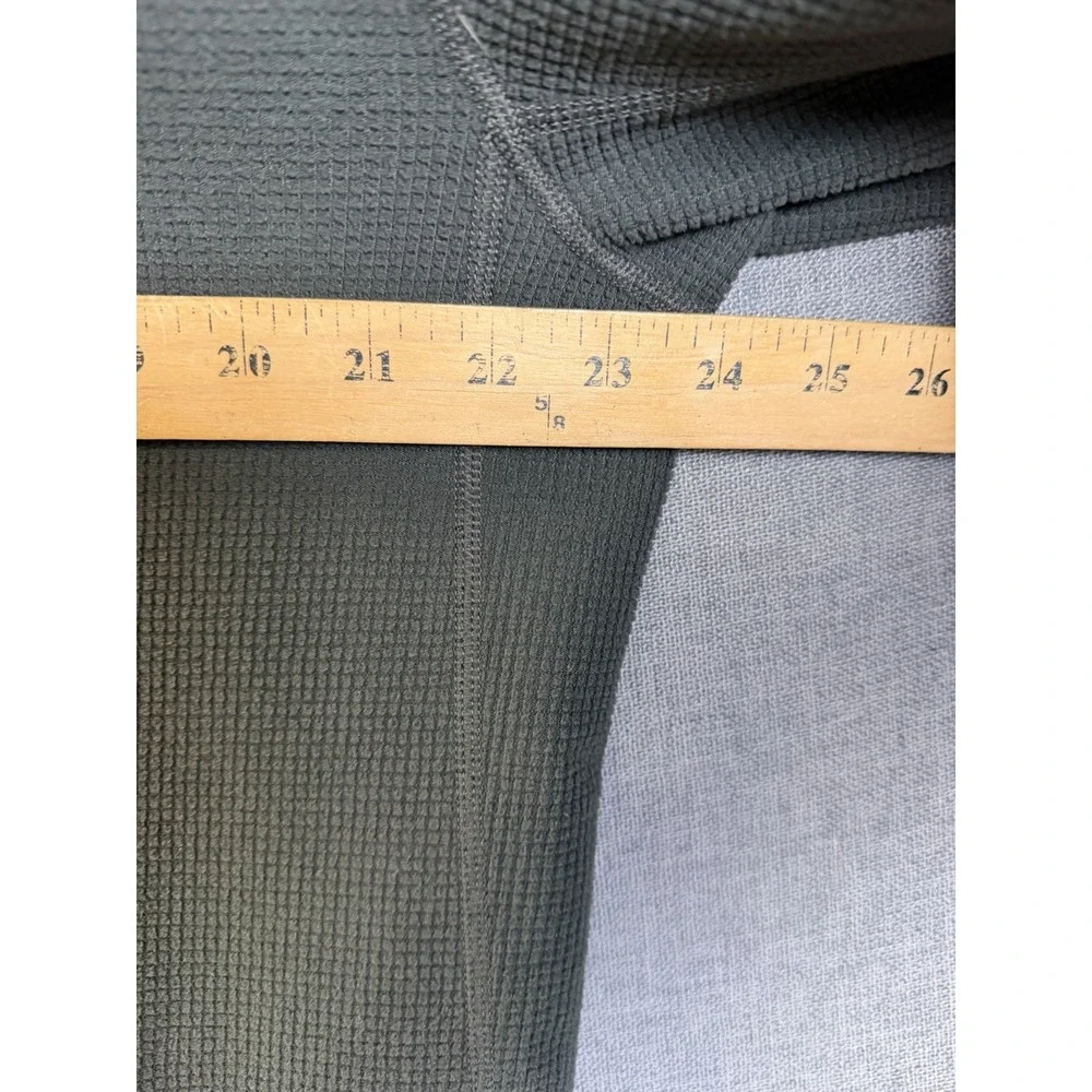 The North Face Mens XL Gray Grid Fleece Quarter Zip Pullover